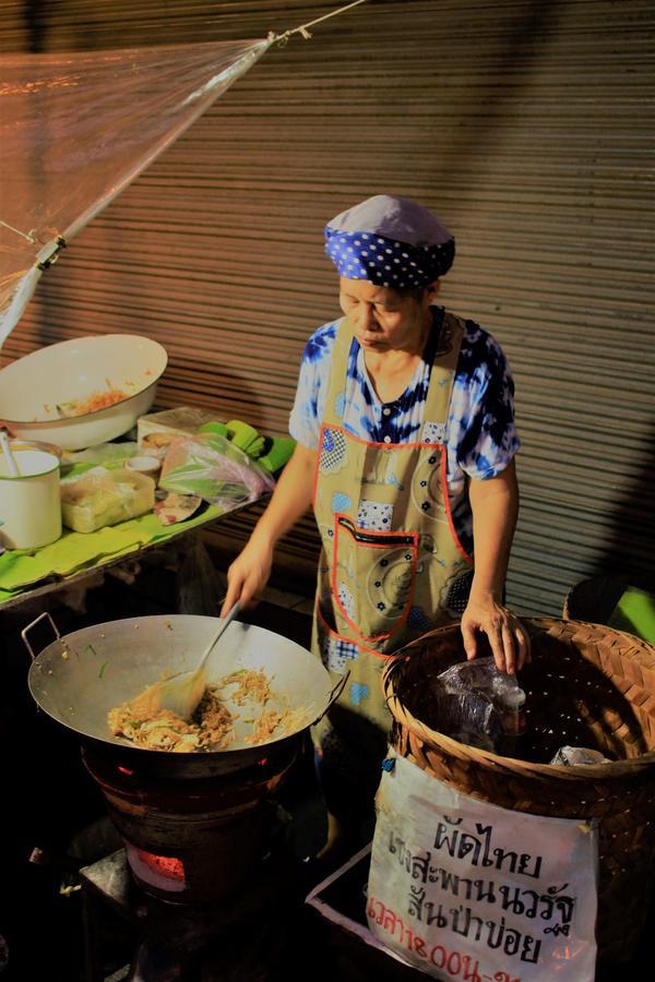 Sook Hostel (Adults Only) Chiang Mai Extérieur photo